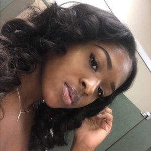 Meet your Posher, Yasmine